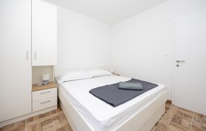 1 camera, culla da viaggio, Wi-Fi gratuito, lenzuola