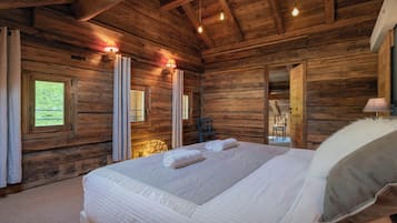 6 bedrooms, WiFi, bed sheets