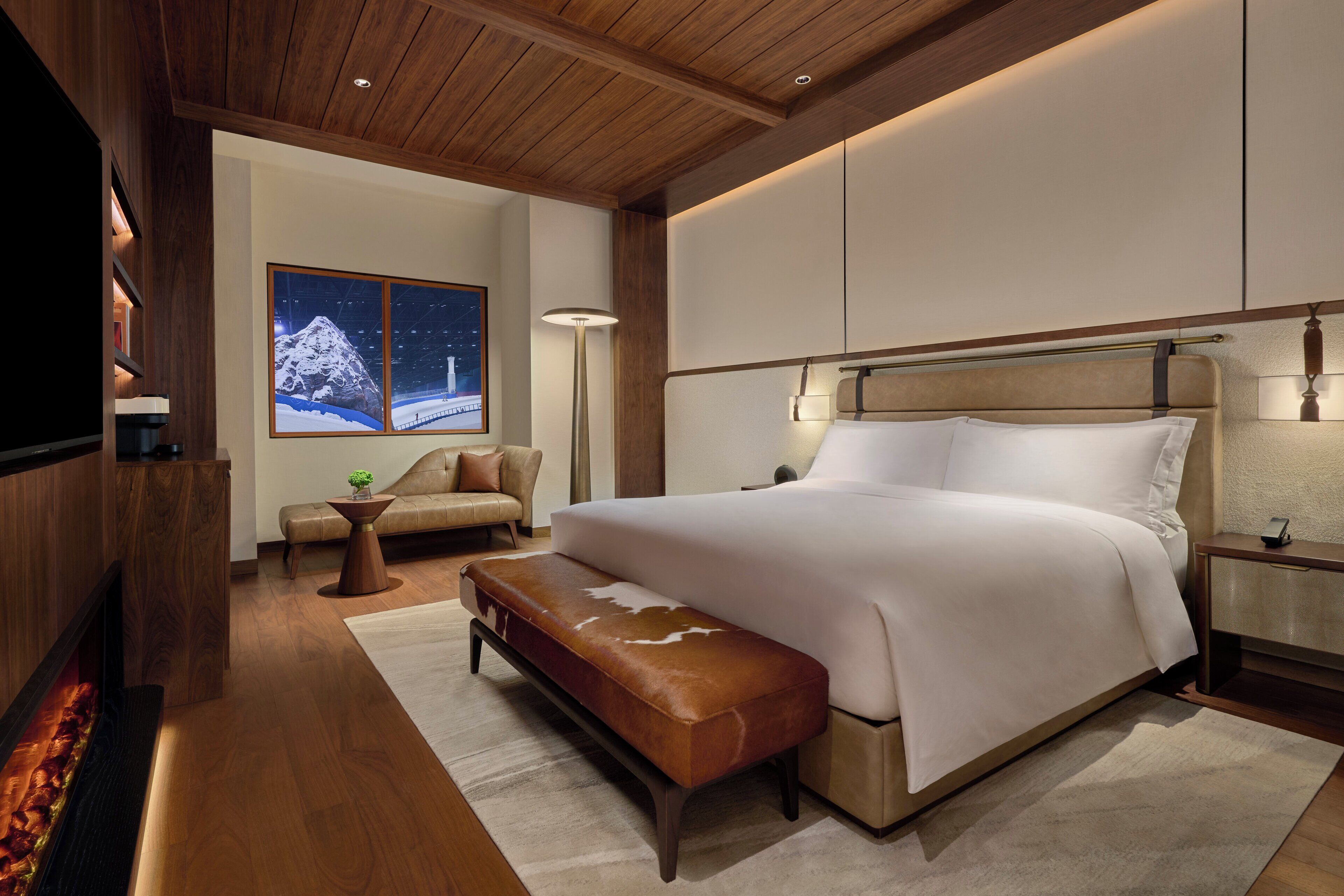 Suite (Ski) | Premium bedding, free minibar, in-room safe, blackout curtains