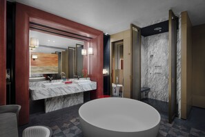 Presidential Suite, 1 King Bed | Bathroom | Designer toiletries, hair dryer, bathrobes, slippers - HUALUXE Shenzhen Bao'an by IHG (Shenzhen)
