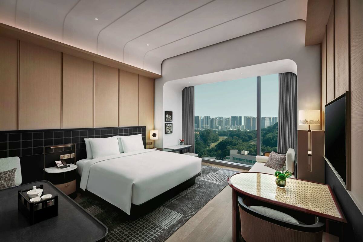 Standard Room, 1 King Bed