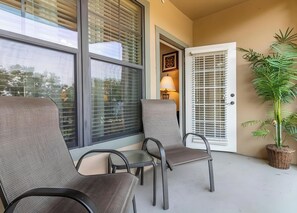 Terrace/patio - A Charming Home nearby Disney with Wi-Fi, fitness room and pool in Davenport (Davenport)