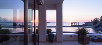 Oceanfront Residence with 3 Bedrooms