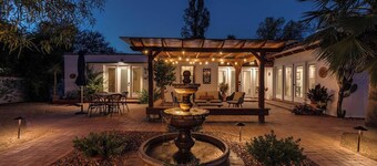 Pool & Hot tub! Sam Hughes University Lux!Walkable
