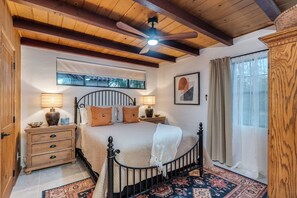 4 bedrooms, desk, iron/ironing board, travel crib