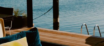 Idle Lake House Floating Dockside Accommodation