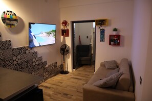 Living area - Elegant apartment, with private garden and pets allowed (San Sperate)