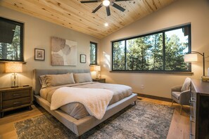 3 bedrooms, free WiFi, bed sheets, wheelchair access - Papa Bear's Luxe Mountain Hideaway (Angel Fire)
