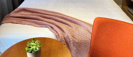 1 bedroom, bed sheets