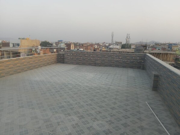 Property grounds - Bedrooms with Private Bath, and Luxury Car with driver - 301 (Gaya)