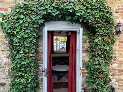 A cosy, family-friendly home, in the heart of Sandwich, UK