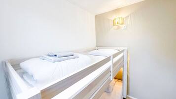 2 makuuhuonetta, Wi-Fi, vuodevaatteet