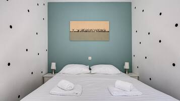 2 bedrooms, desk, travel crib, WiFi