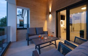 Terrace/patio - Stunning home in Stinjan with WiFi (Stinjan)