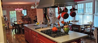 Spacious 4-bedroom house in charming Absarokee with WiFi, AC, walk downtown