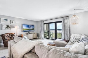 TV - Castle Reef 133 - Beach at Your Door (New Smyrna Beach)