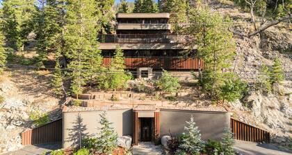 Spire Chalet at Alpine Meadows - 4BR 4.5 BA W/ Hot Tub & Ski Shuttle