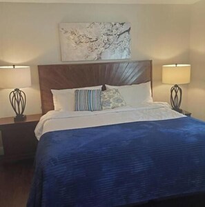 4 bedrooms, desk, iron/ironing board, travel cot