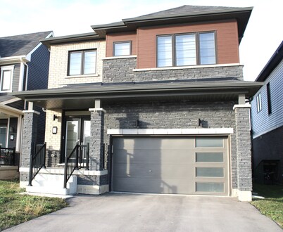 Niagara Falls, Thorold Home