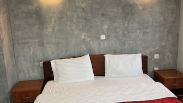 Iron/ironing board, free WiFi