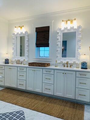 Interior - 6 Bed/6.5 Bath-Enjoy The Holidays Oceanfront at The Tatum House - Main House! (New Smyrna Beach)