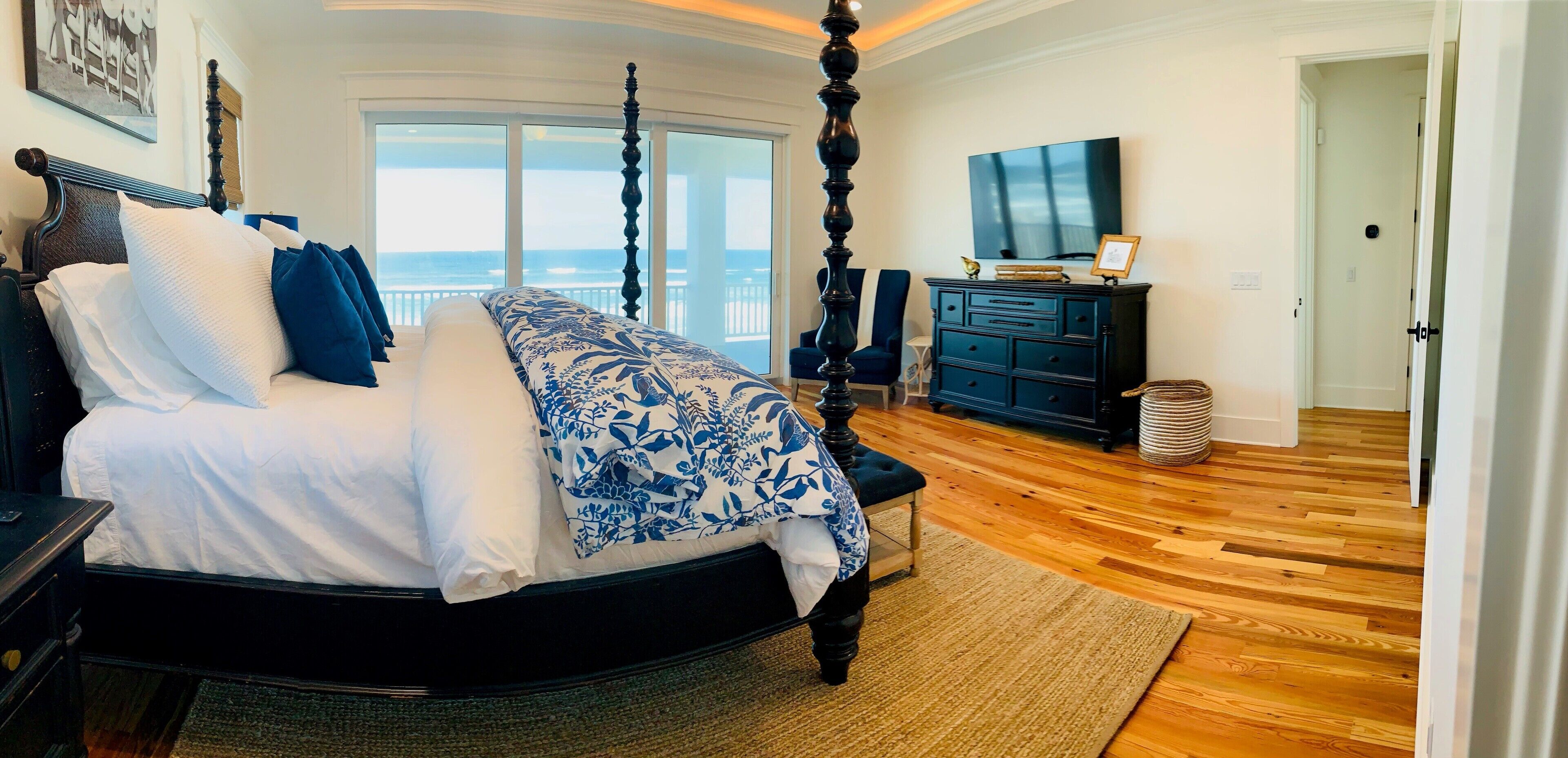 6 bedrooms, iron/ironing board, travel cot, free WiFi