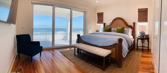 6 Bed/6.5 Bath-Christmas at The Tatum House - Main House -Direct Oceanfront