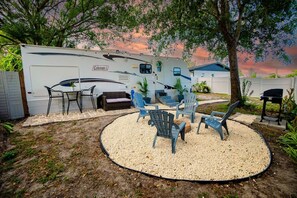 Outdoor dining - “Charming RV Getaway – Close to everything! (Spring Hill)