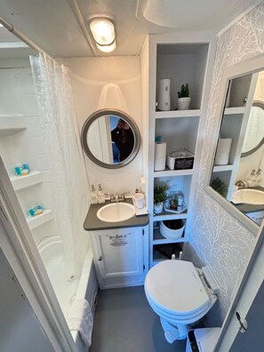 Hair dryer, towels, soap, shampoo - “Charming RV Getaway – Close to everything! (Spring Hill)