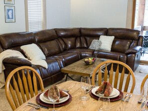 Interior - 4BR Spacious Condo | Private Deck & Fireplace (Truckee)