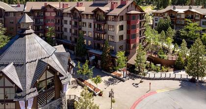 Cozy Studio Condo with Fully Equipped Kitchen