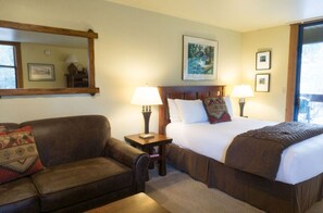 سرير سفر وملاءات أسرّة