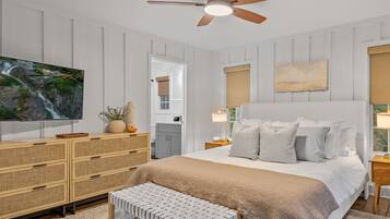 3 bedrooms, travel crib, WiFi, bed sheets