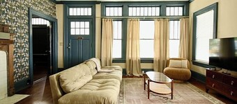 Rou's Charming 3-bedroom house in Historic Vineville with WiFi, AC