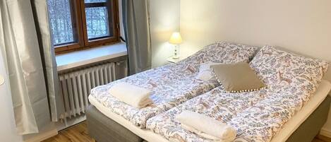 1 bedroom, iron/ironing board, travel crib, WiFi