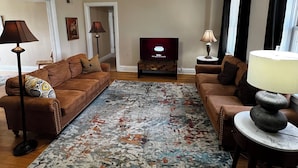 Unclassified image, 3 of 9, button - 2BR WD Near Forest Park near BJ Hospital (St. Louis)