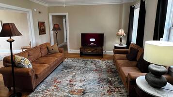 Basic Apartment, 2 Bedrooms, Non Smoking | Living area