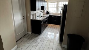 Unclassified image, 5 of 9, button - 2BR WD Near Forest Park near BJ Hospital (St. Louis)
