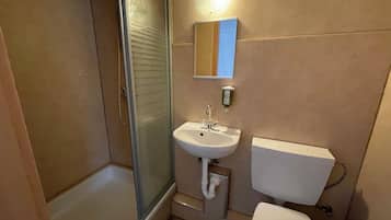Chambre avec lits jumeaux, non-fumeur | Salle de bain