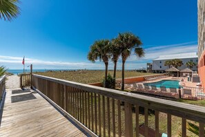 Terrace/patio - Seacrest-903--Cozy 1-bedroom condo with stunning views of the Gulf (Gulf Shores)