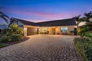 Exterior - Direct Gulf Access, Expansive Lanai, Heated Pool - The Nautical - Roelens (Cape Coral)