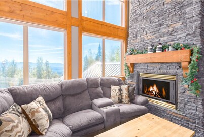 Charming Alpine Retreat w/ Private Hot Tub