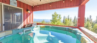 Spacious 4-Bedroom – Sleeps 12 & Private Hot Tub