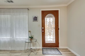 Interior - Modern Spacious 7-bedroom Oasis Near ATL's Main Attractions, Dining & Shopping (Atlanta)