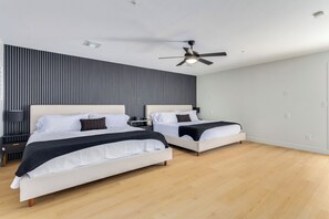 4 bedrooms, iron/ironing board, free WiFi, bed sheets