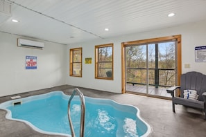 Indendørs pool, opvarmet pool