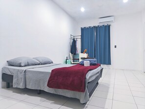 1 bedroom, desk, WiFi, bed sheets