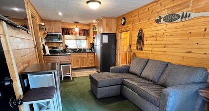 Cozy Almanor Lakefront 2 Bed / 2 Bath Cabin. Boat Ramp and Boat Slip Included
