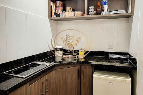 Apartment | Private kitchen | Microwave, cookware/dishes/utensils, dining tables