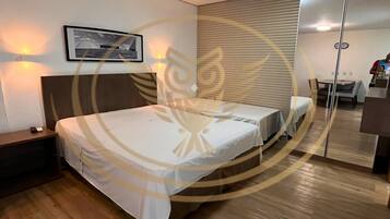 Deluxe Apartment | 1 bedroom, laptop workspace, blackout curtains, soundproofing